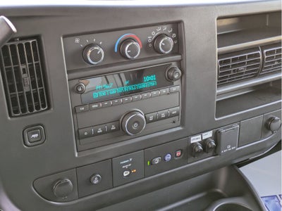 2025 Chevrolet Express Cutaway 3500 1WT