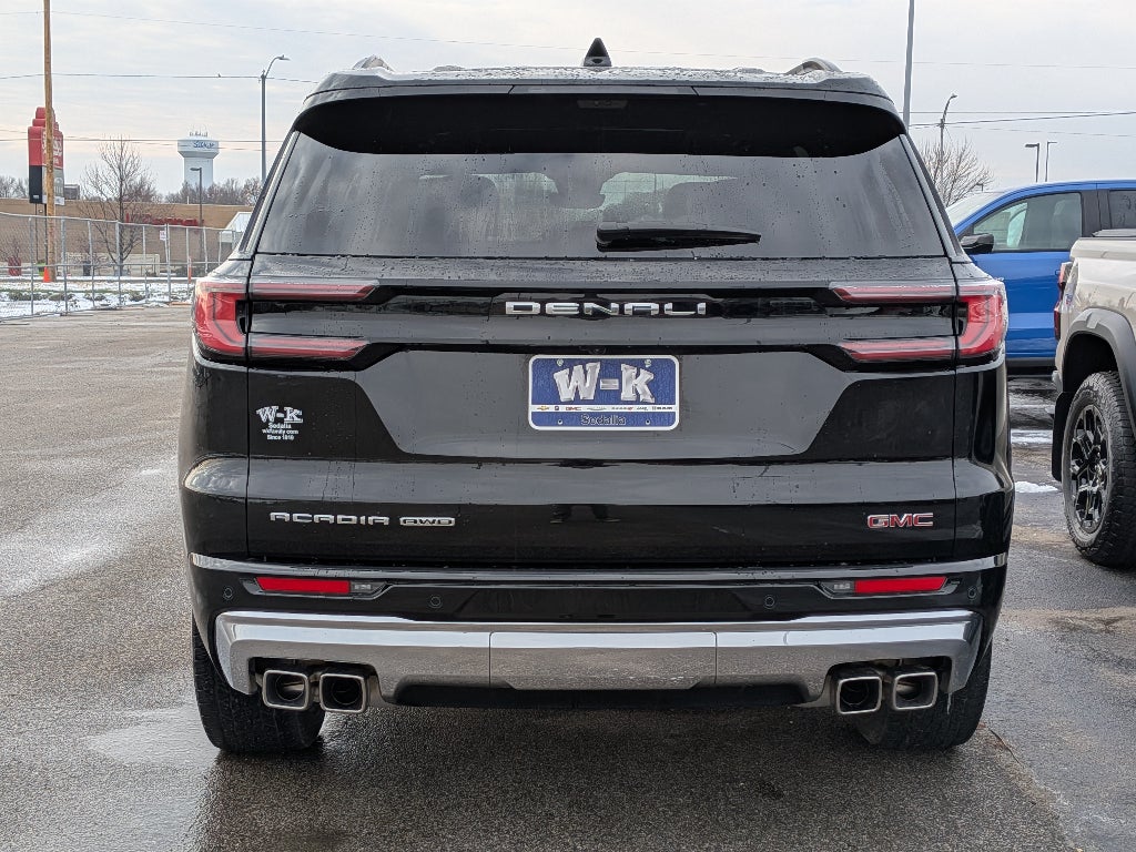 2024 GMC Acadia Denali