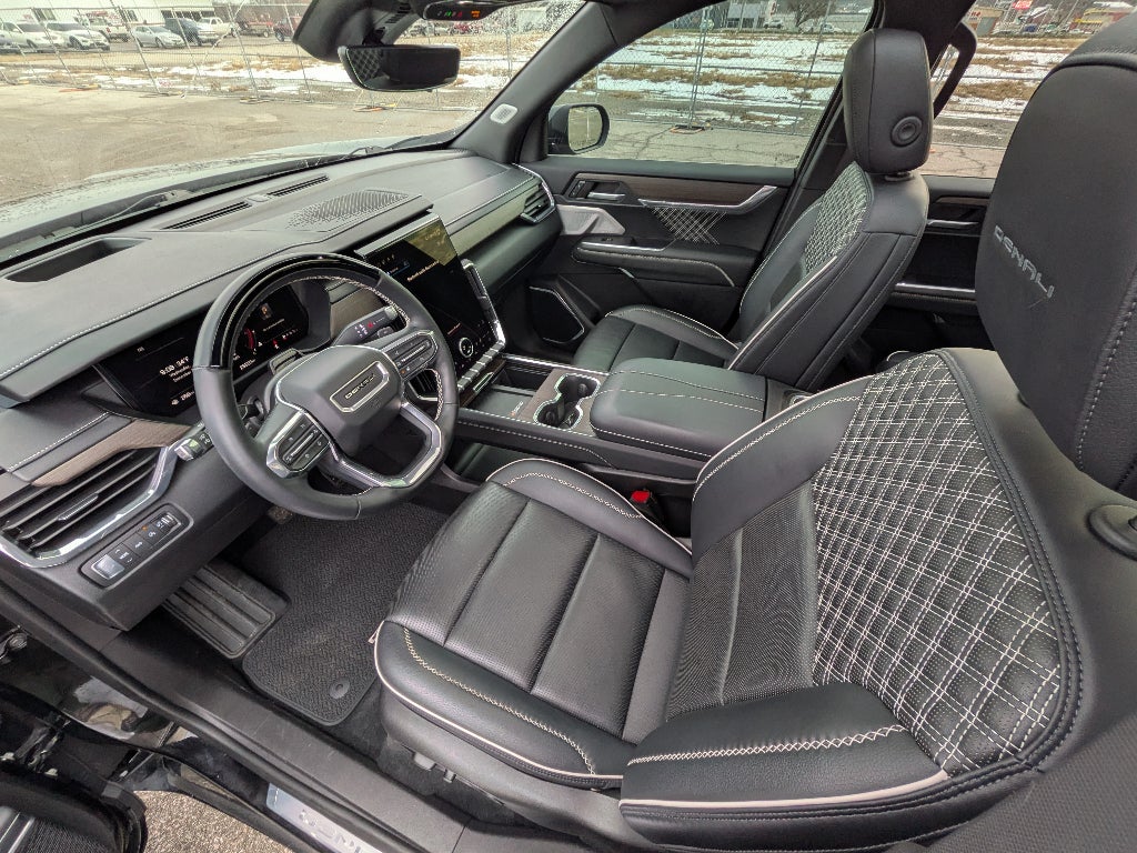 2024 GMC Acadia Denali