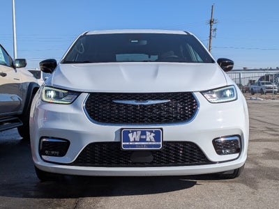 2024 Chrysler Pacifica Touring