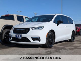 2024 Chrysler Pacifica Touring