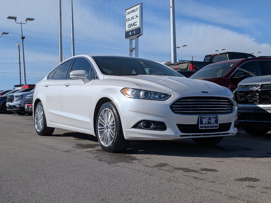 2016 Ford Fusion SE
