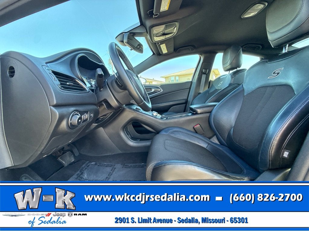 2015 Chrysler 200 S