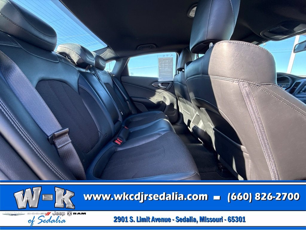 2015 Chrysler 200 S