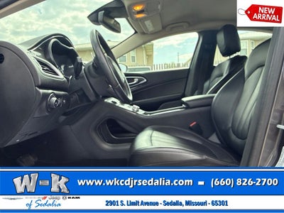 2016 Chrysler 200 C