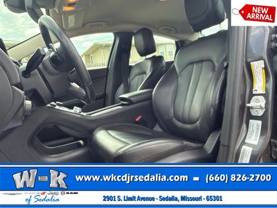 2016 Chrysler 200 C