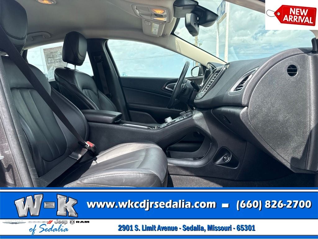 2016 Chrysler 200 C