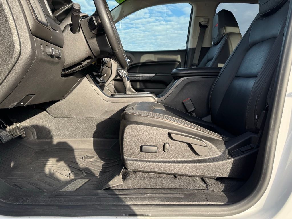 2022 GMC Canyon AT4 w/Leather