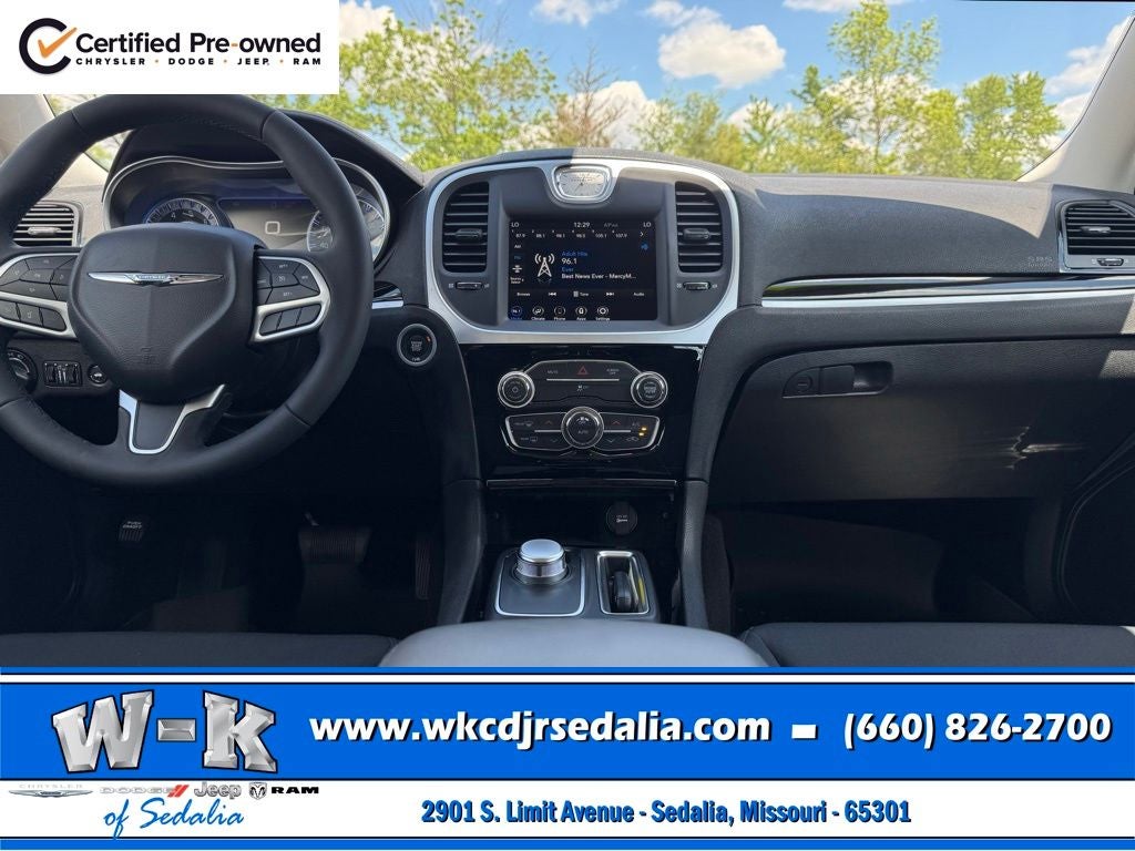 2023 Chrysler 300 Touring