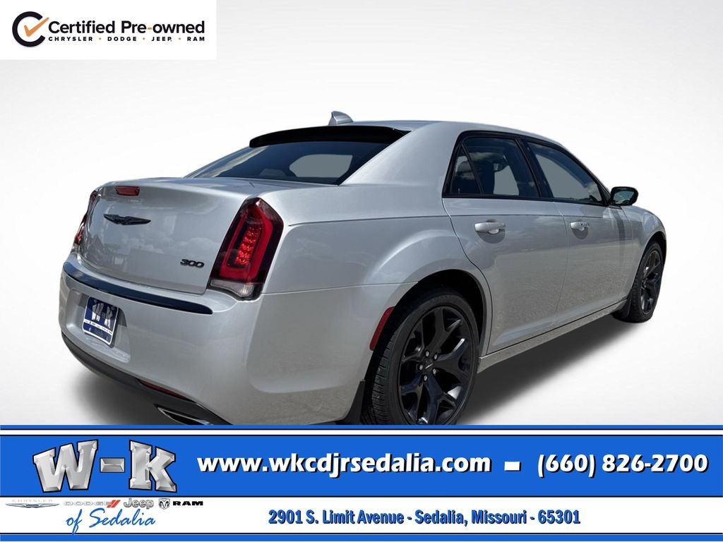 2023 Chrysler 300 Touring
