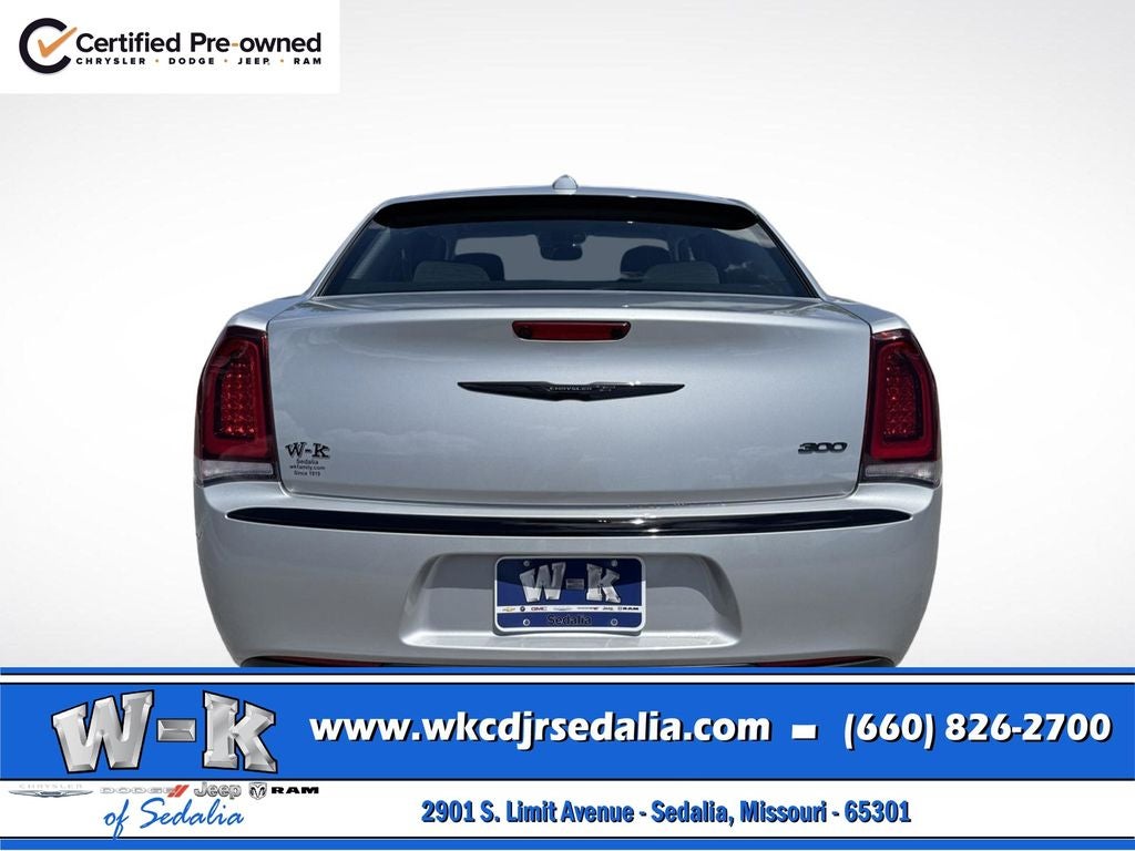 2023 Chrysler 300 Touring