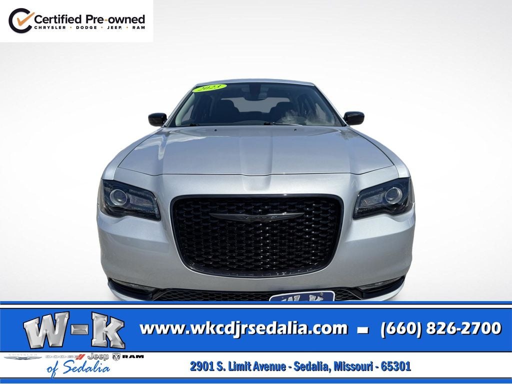 2023 Chrysler 300 Touring