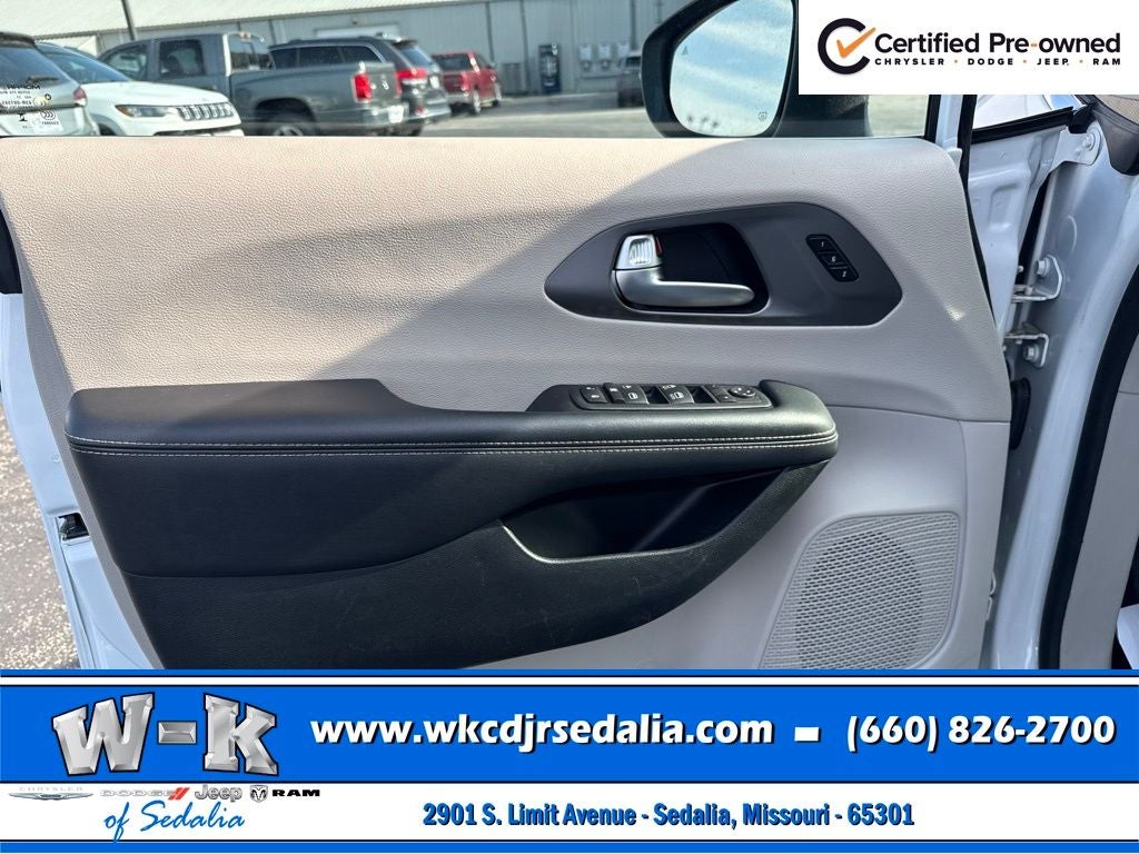 2023 Chrysler Pacifica Touring L