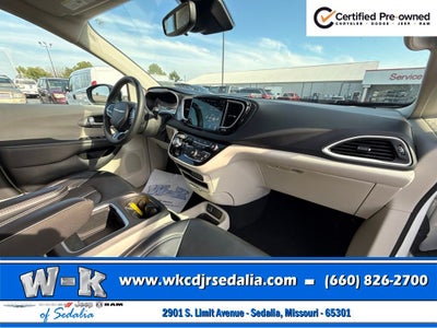 2023 Chrysler Pacifica Touring L