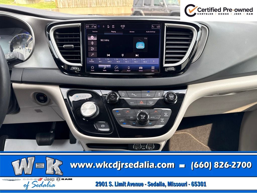 2023 Chrysler Pacifica Touring L