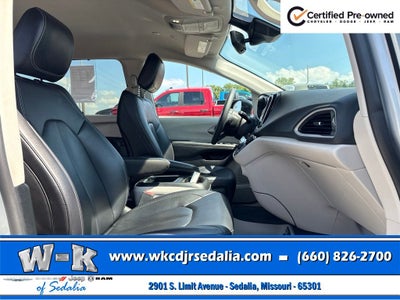 2024 Chrysler Pacifica Touring L
