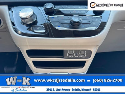 2024 Chrysler Pacifica Touring L