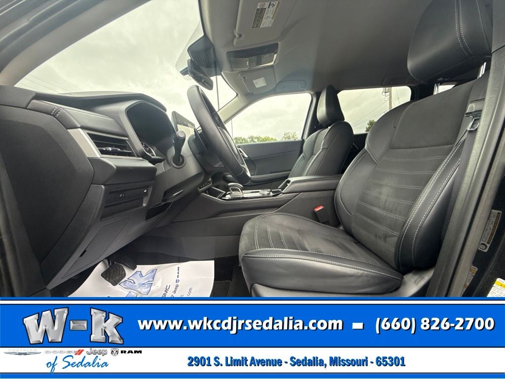 2025 Mitsubishi Outlander SE