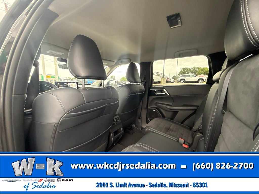 2025 Mitsubishi Outlander SE