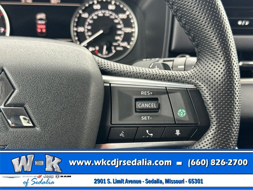 2025 Mitsubishi Outlander SE