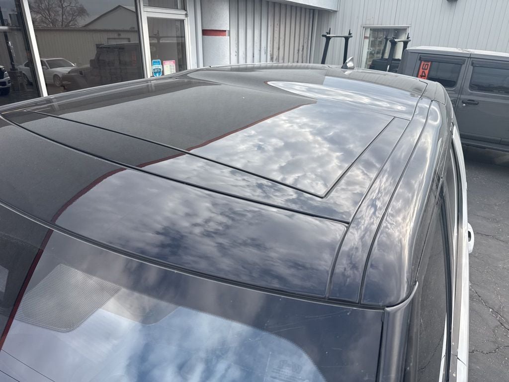 2023 Land Rover Discovery HSE R-Dynamic