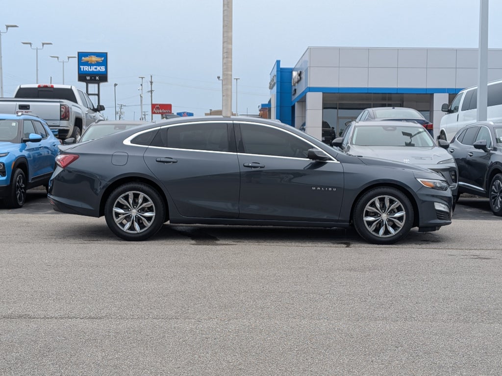 Used 2020 Chevrolet Malibu 1LT with VIN 1G1ZD5ST6LF009800 for sale in Kansas City