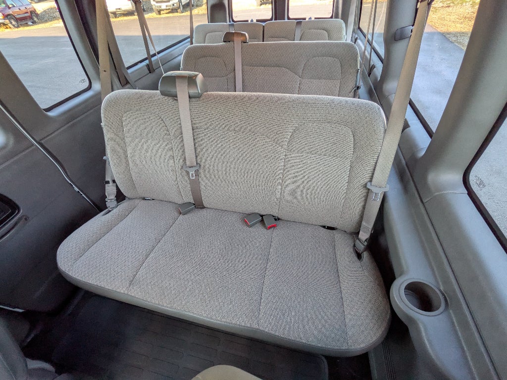 2025 Chevrolet Express Passenger 1LT