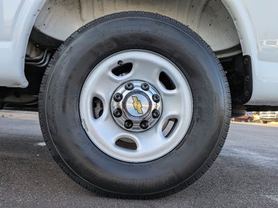 2025 Chevrolet Express Passenger 1LT