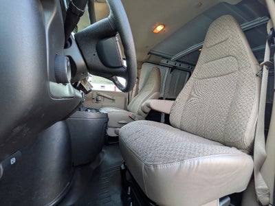 2025 Chevrolet Express Cargo WT