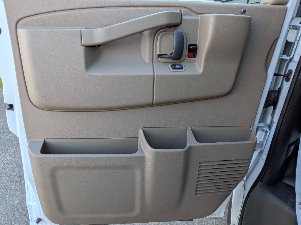 2025 Chevrolet Express Cargo WT