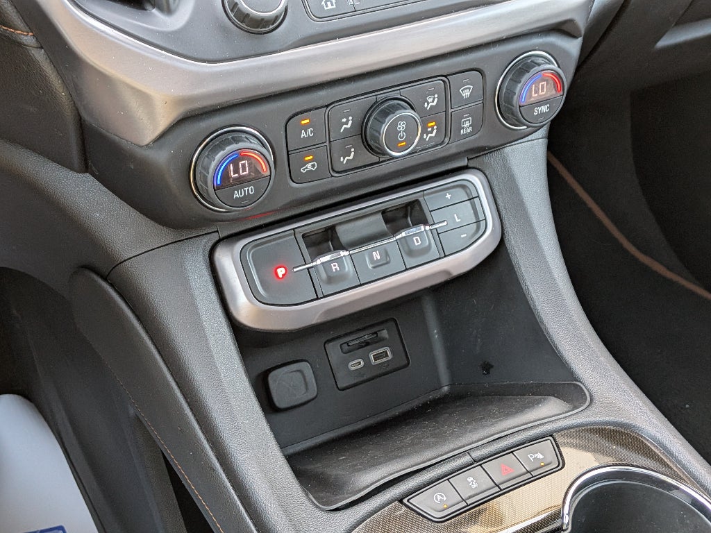 2020 GMC Acadia AT4