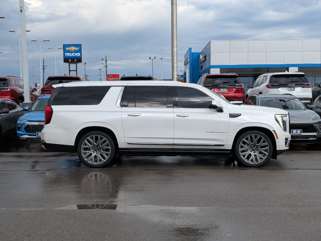 Used 2025 GMC Yukon XL Denali Ultimate with VIN 1GKS2KRL5SR168036 for sale in Kansas City