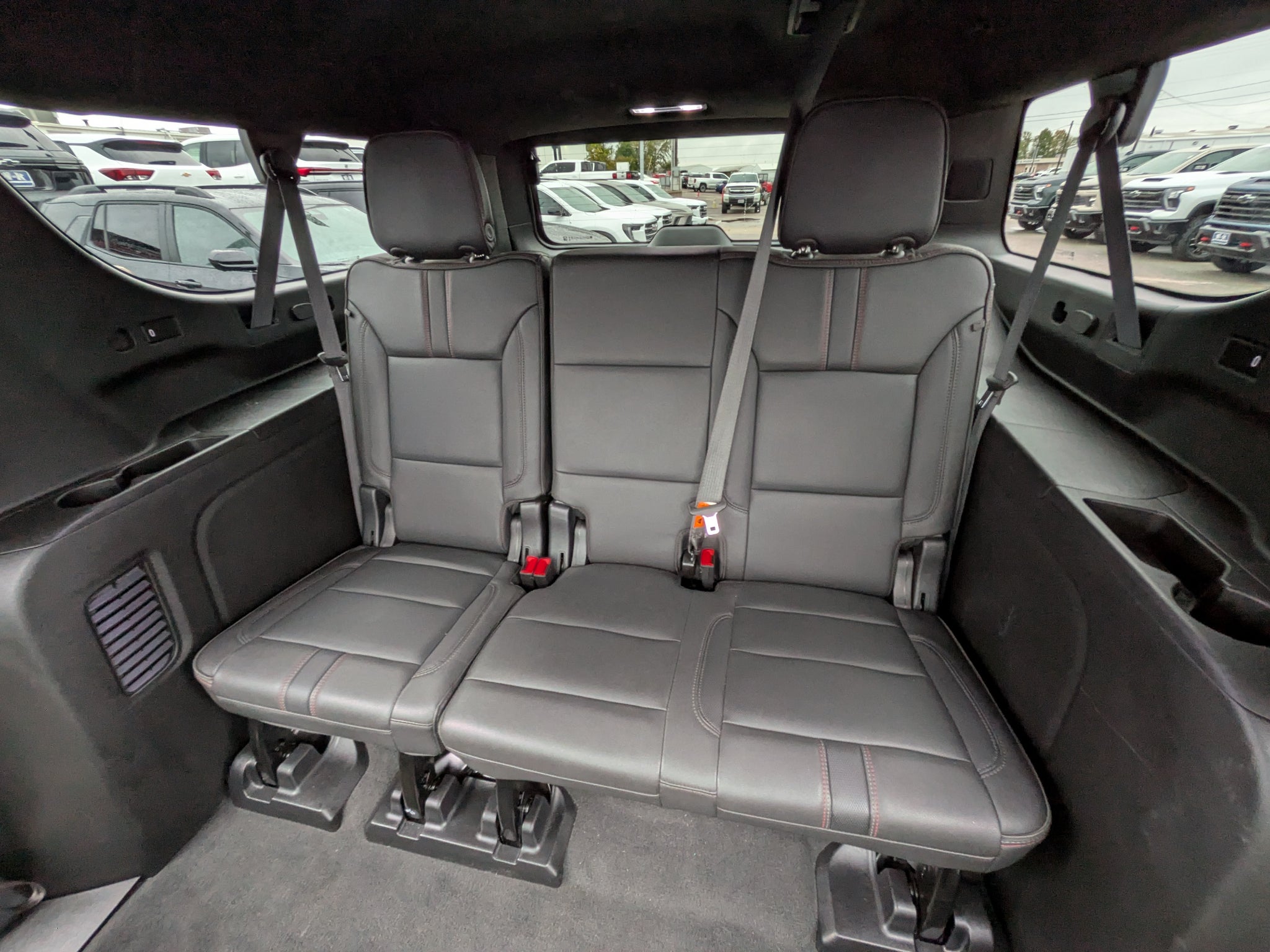 2024 Chevrolet Suburban RST