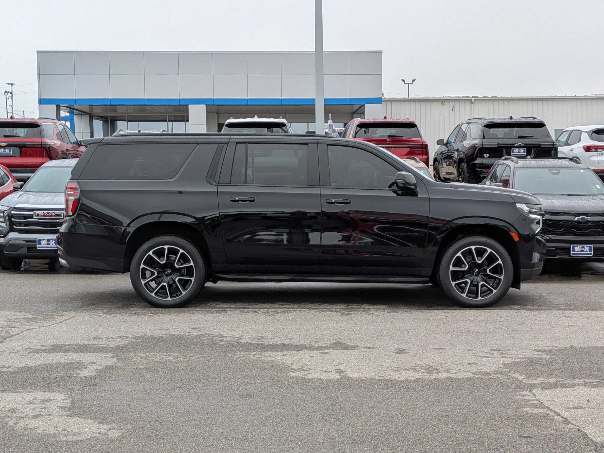2024 Chevrolet Suburban RST
