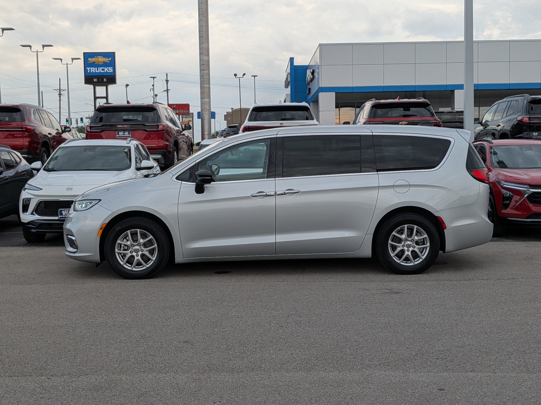 2024 Chrysler Pacifica Touring L