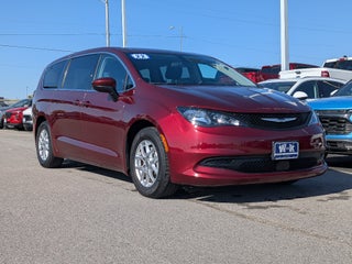 2022 Chrysler Voyager LX