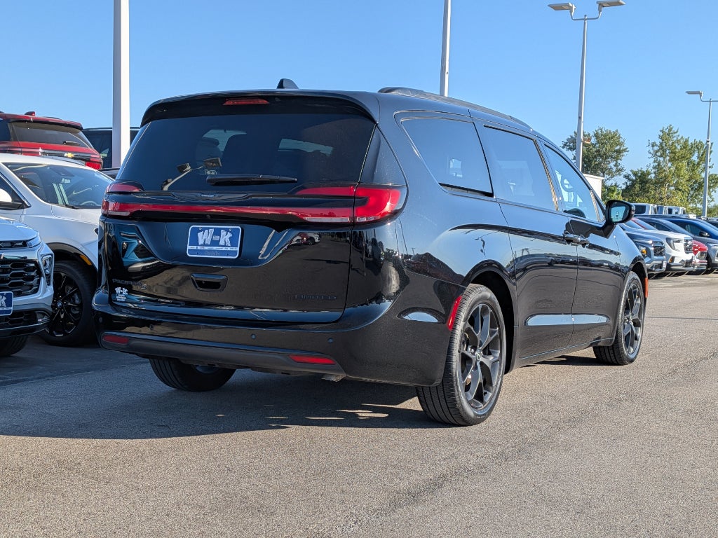 2025 Chrysler Pacifica Limited