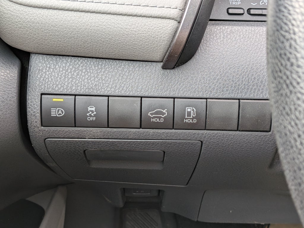 2020 Toyota Camry Hybrid LE
