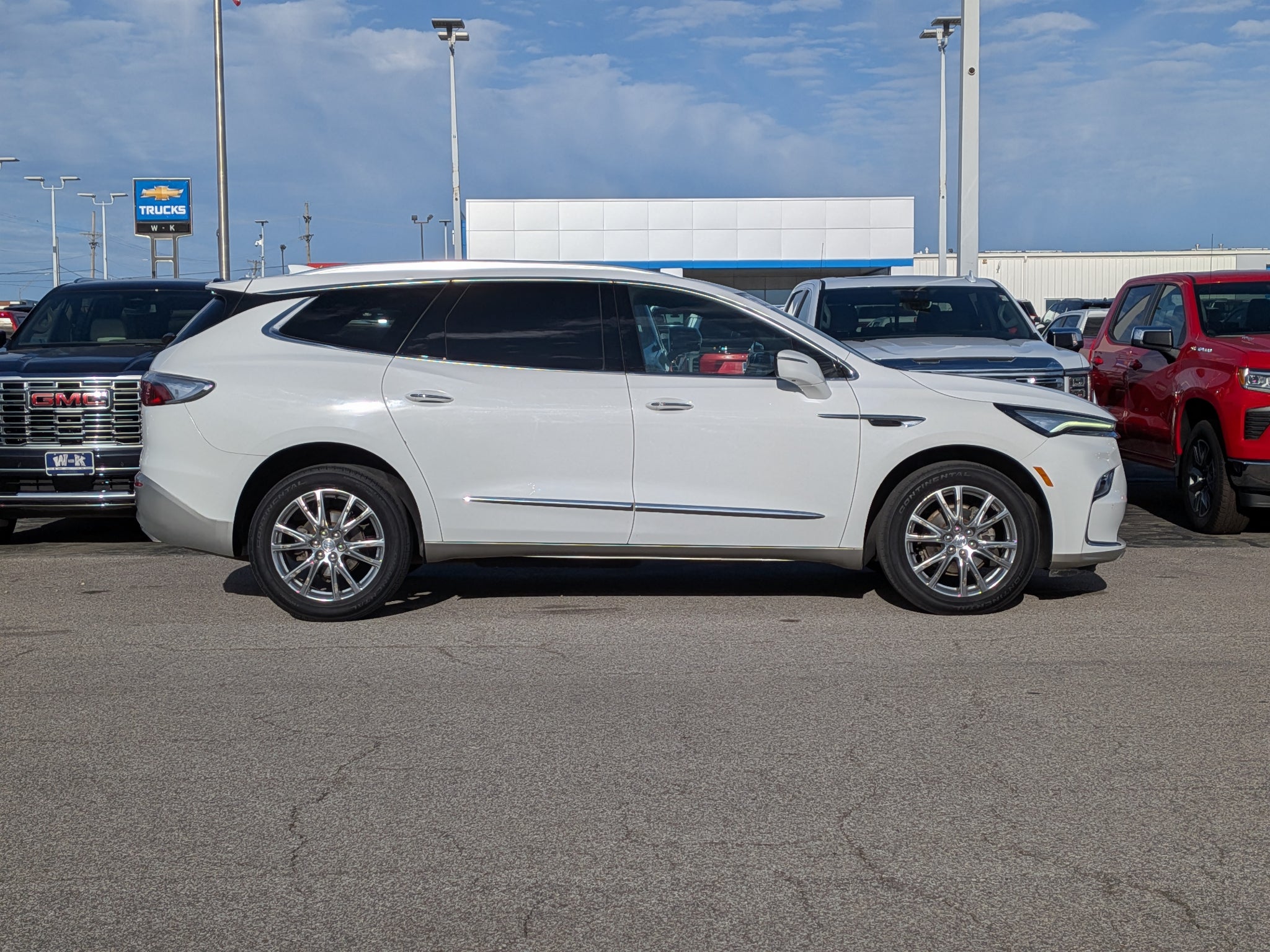 Used 2022 Buick Enclave Premium with VIN 5GAEVBKW0NJ128066 for sale in Kansas City