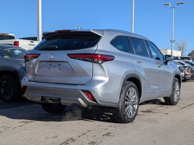 2022 Toyota Highlander Platinum