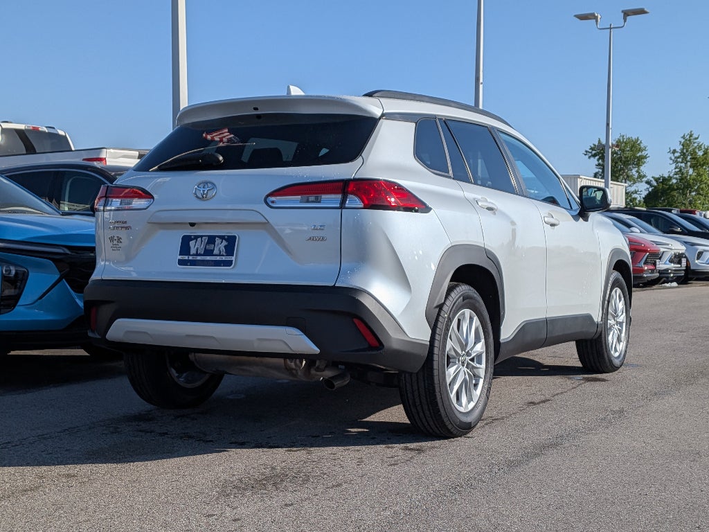 2024 Toyota Corolla Cross LE