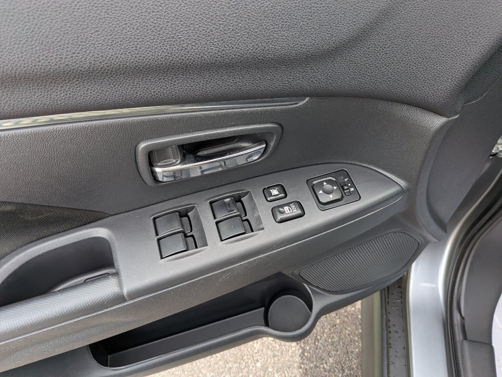 2025 Mitsubishi Outlander Sport S