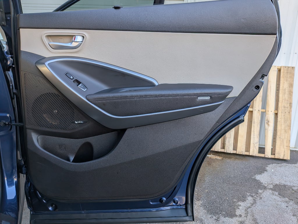 2017 Hyundai Santa Fe SE Ultimate