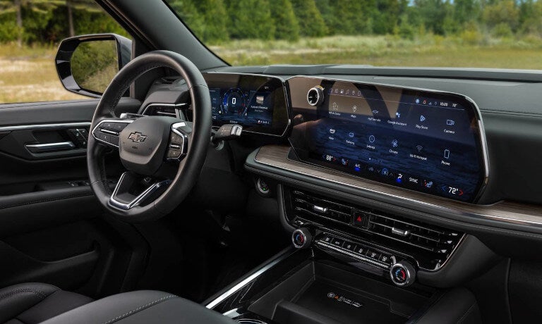 2026 Chevy Tahoe steering wheel and infotainment system